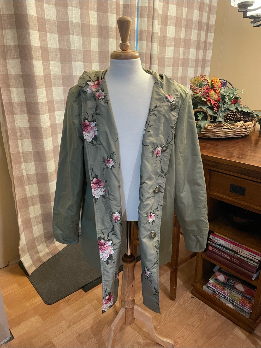 Susan Graver reversible jacket sage green to sage with pink floral xl